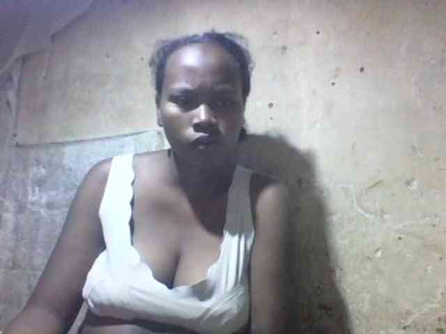 Asminah1 webcam