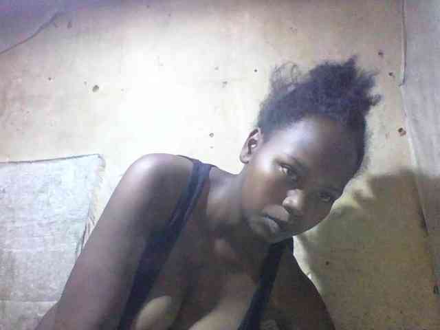 Asminah1 webcam