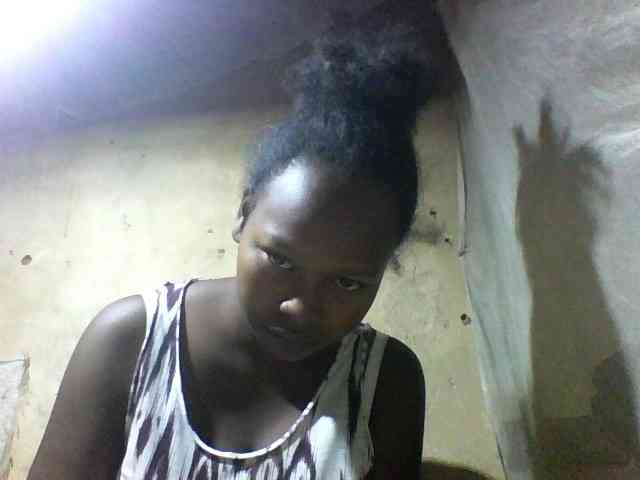 Asminah1 webcam