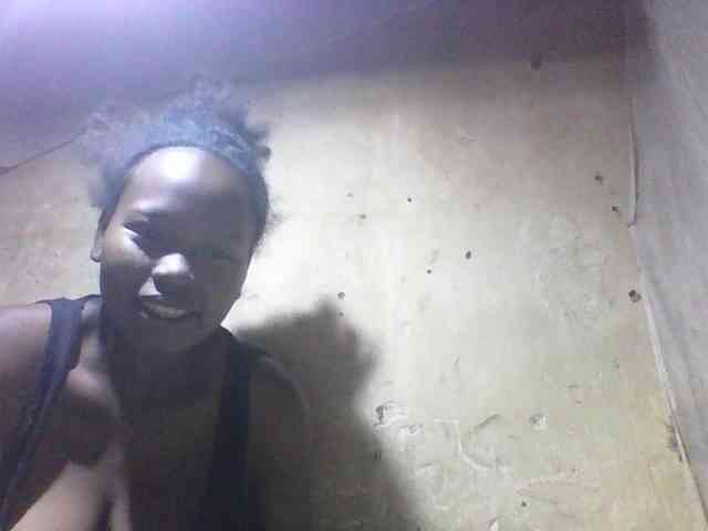 Asminah1 webcam