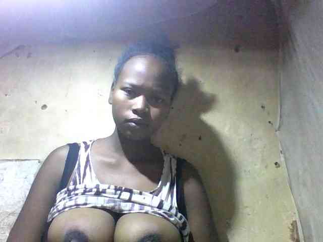 Asminah1 webcam