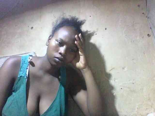 Asminah1 webcam
