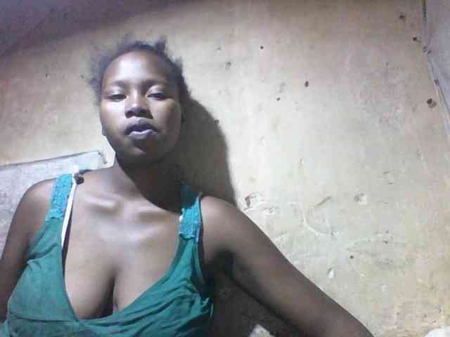 Asminah1 webcam