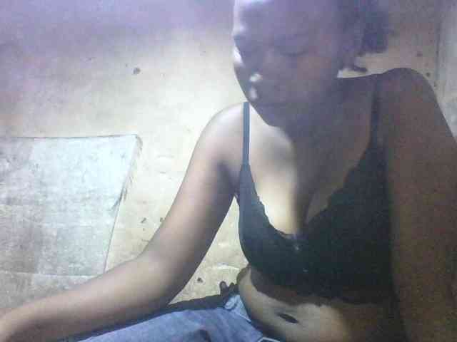Asminah1 webcam