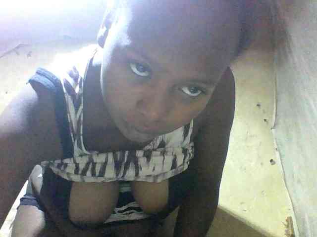 Asminah1 webcam