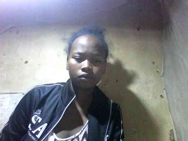 Asminah1 webcam