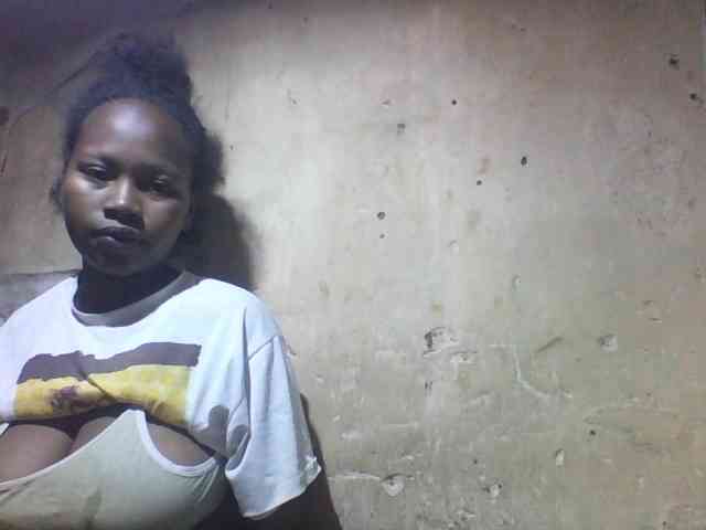Asminah1 webcam