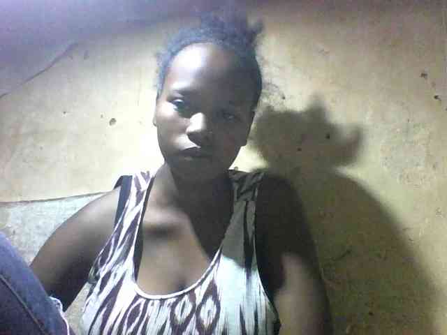Asminah1 webcam