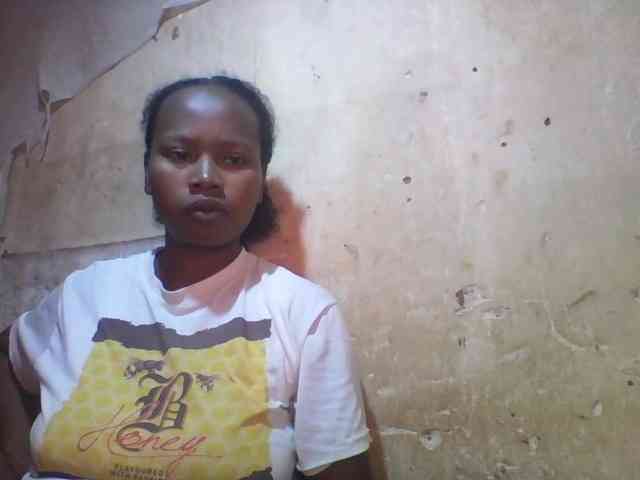 Asminah1 webcam