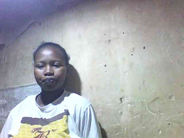 Asminah1 webcam