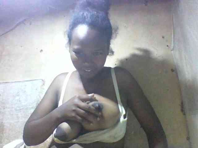 Asminah1 webcam