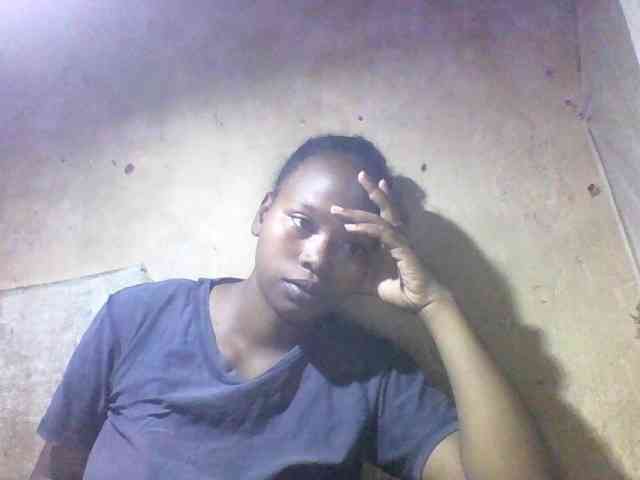 Asminah1 webcam