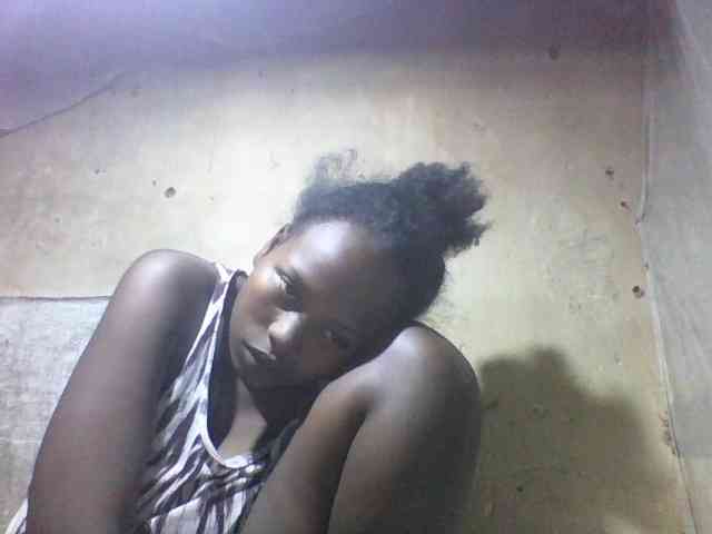 Asminah1 webcam