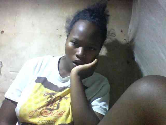 Asminah1 webcam
