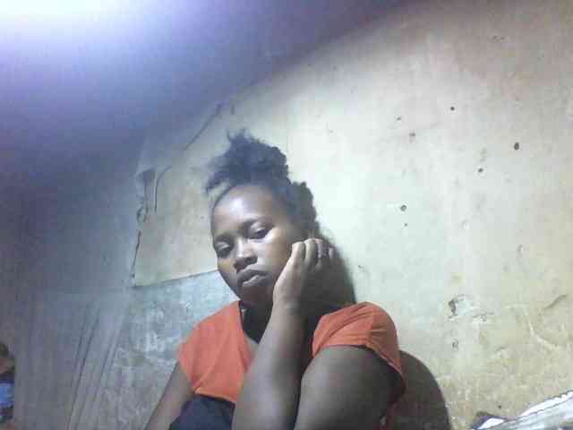 Asminah1 webcam