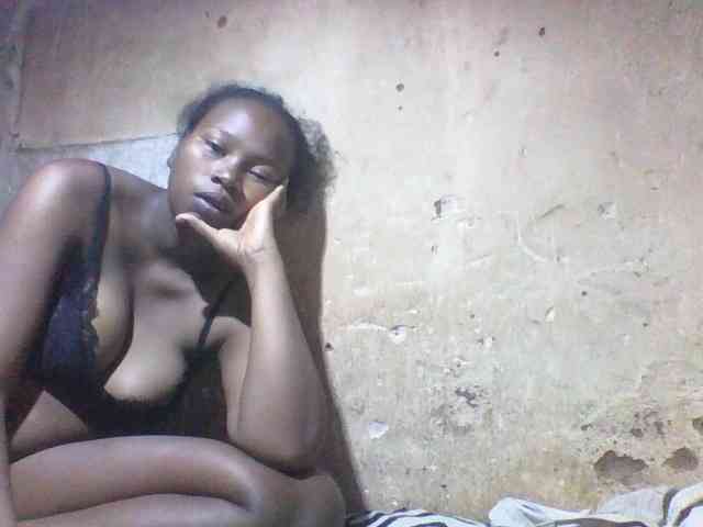 Asminah1 webcam