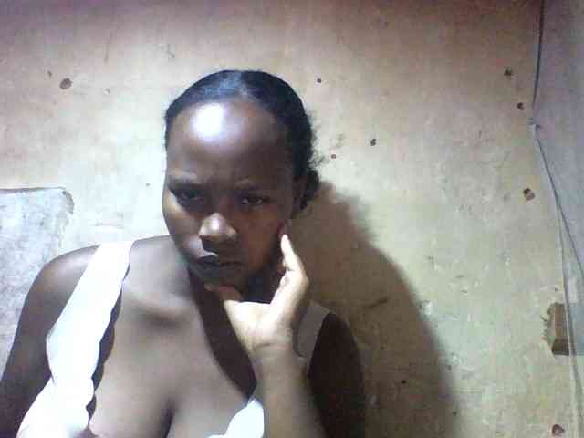 Asminah1 webcam