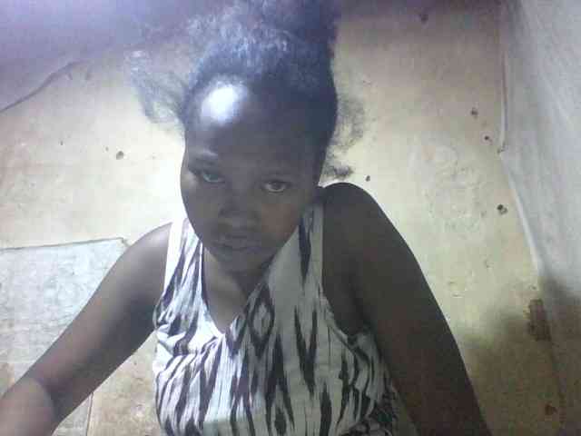 Asminah1 webcam