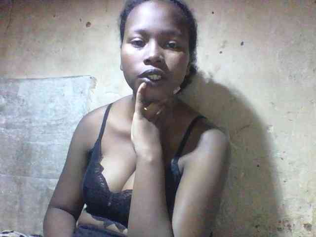 Asminah1 webcam