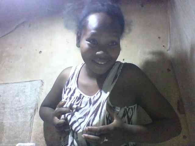 Asminah1 webcam