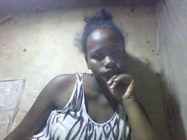 Asminah1 webcam