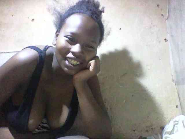 Asminah1 webcam