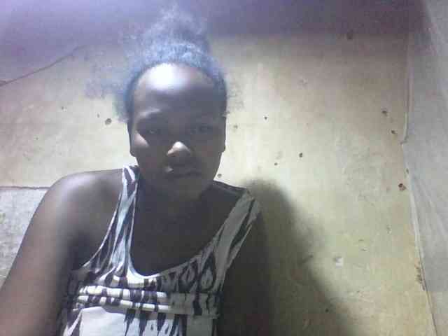 Asminah1 webcam