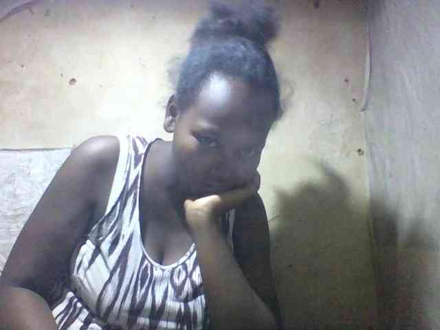 Asminah1 webcam