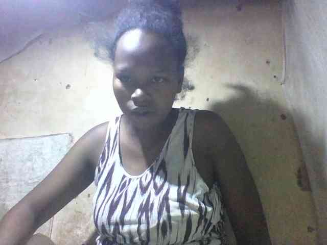 Asminah1 webcam