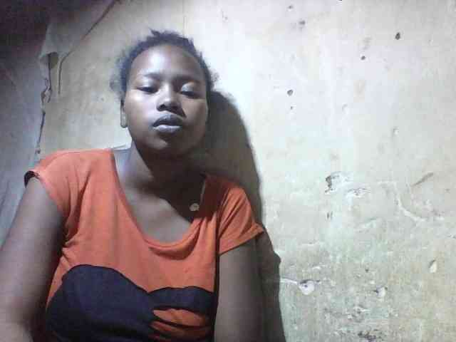 Asminah1 webcam