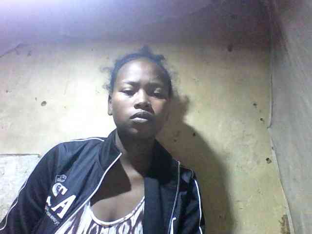 Asminah1 webcam