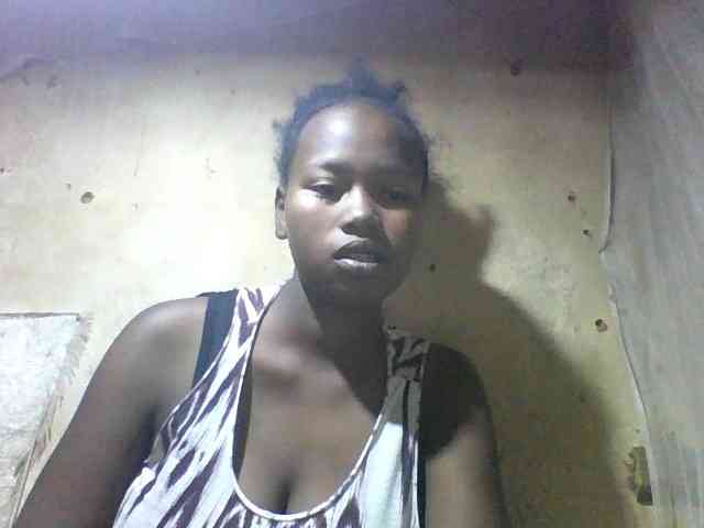 Asminah1 webcam