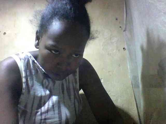 Asminah1 webcam