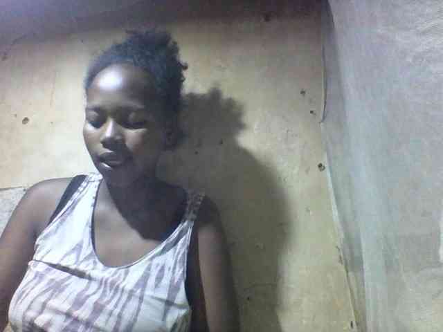 Asminah1 webcam