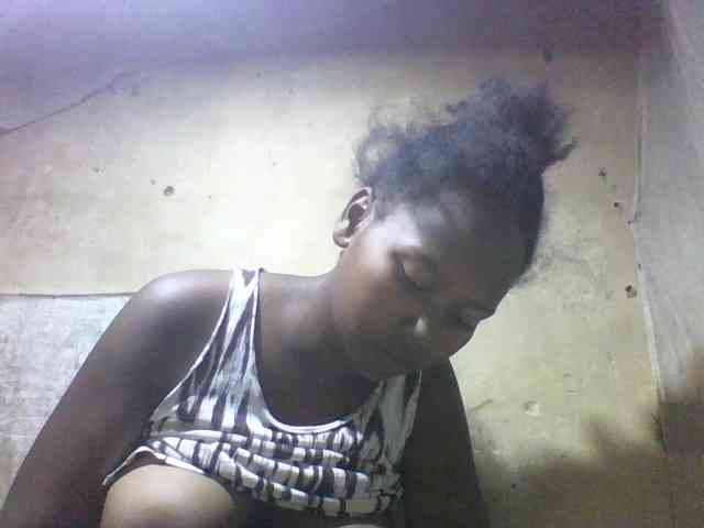 Asminah1 webcam