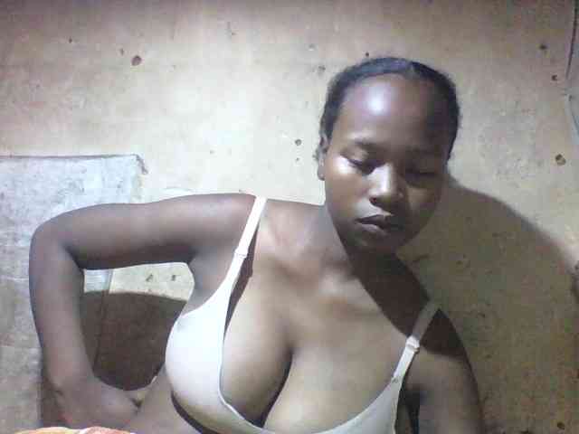 Asminah1 webcam