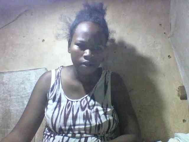 Asminah1 webcam
