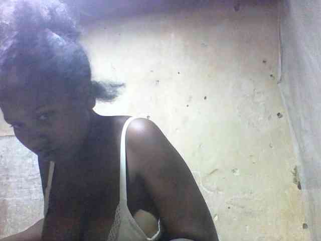 Asminah1 webcam