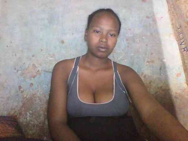 Asminah1 webcam