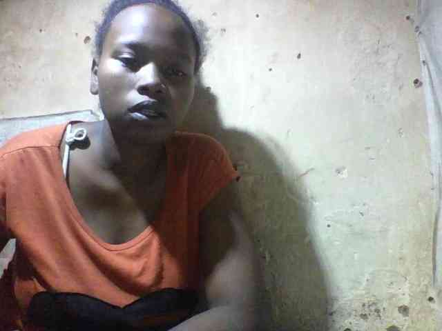 Asminah1 webcam