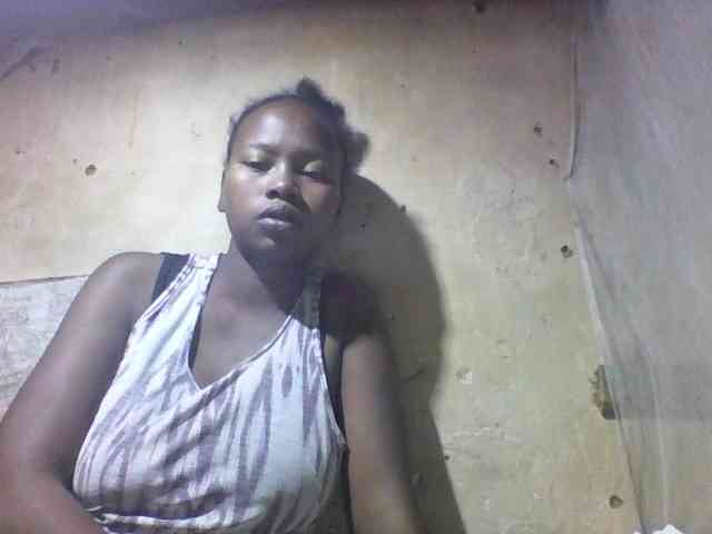 Asminah1 webcam