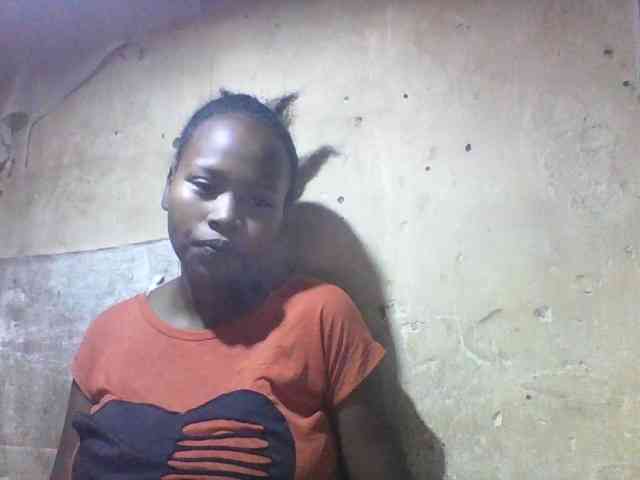 Asminah1 webcam