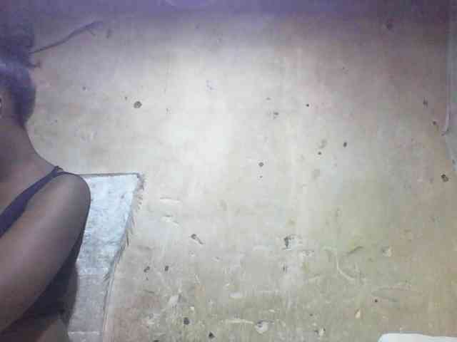 Asminah1 webcam