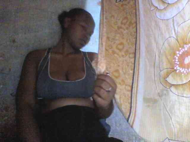 Asminah1 webcam
