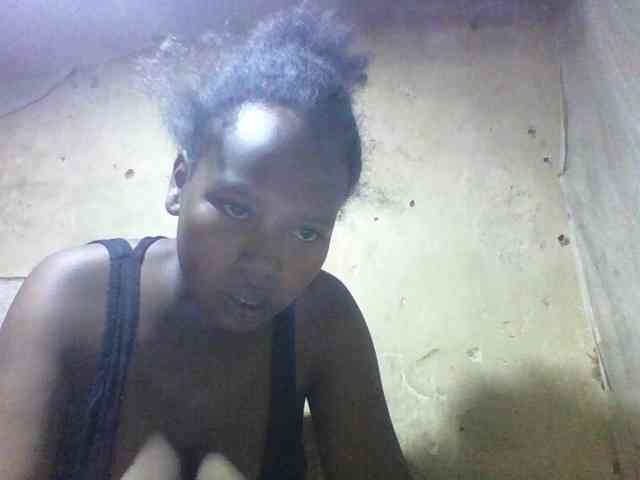 Asminah1 webcam