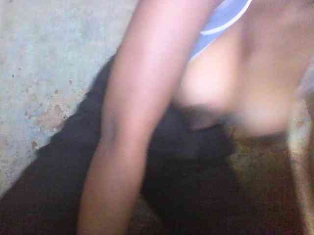 Asminah1 webcam