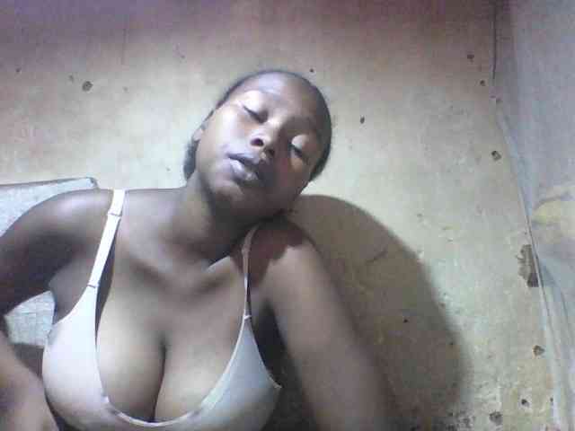 Asminah1 webcam
