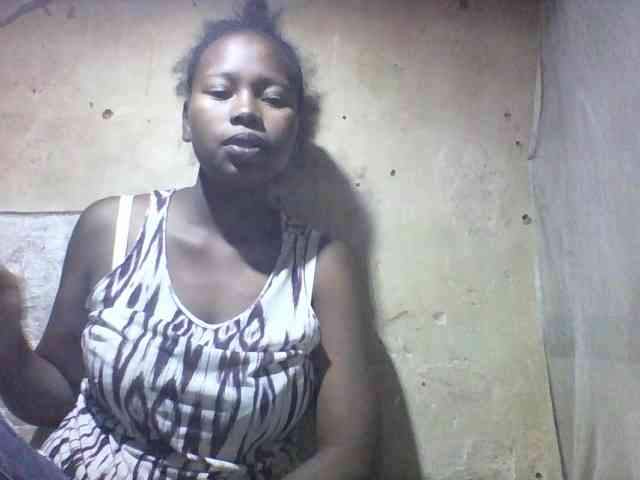 Asminah1 webcam