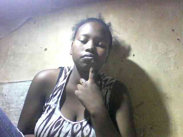 Asminah1 webcam