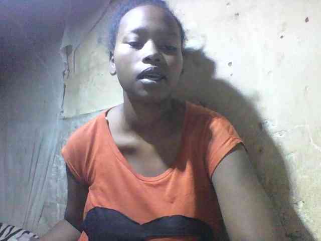Asminah1 webcam